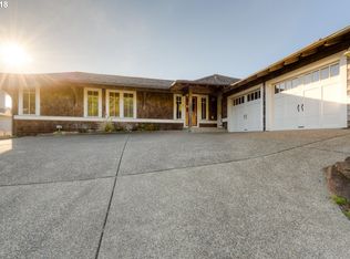 1696 S Hemlock St, Cannon Beach, OR 97110