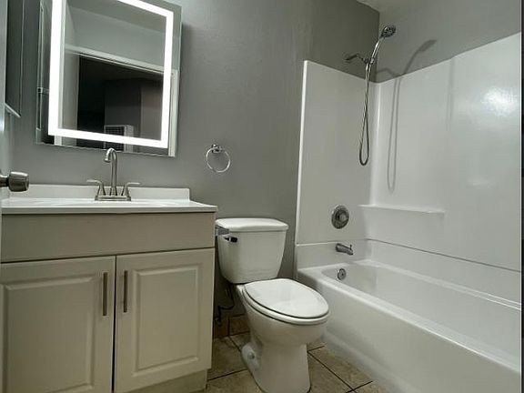 5th image of 4313 Toland Way #104-B