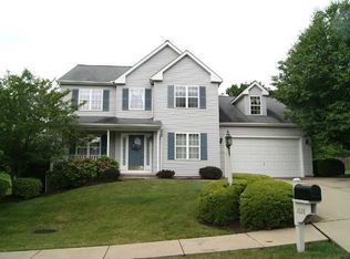 1028 S Lake Dr, Gibsonia, PA 15044