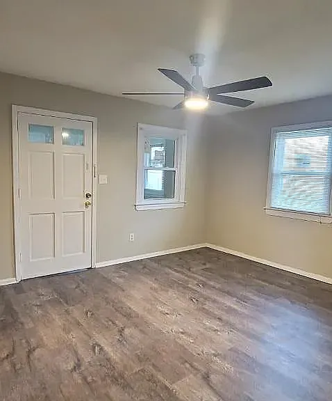 419 Bethune Dr — Photo 3