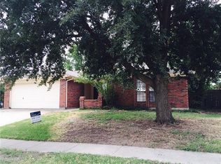 6337 Hunters Glen Dr, Watauga, TX 76148