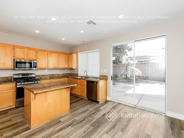 207 Malcolm St — Photo 6