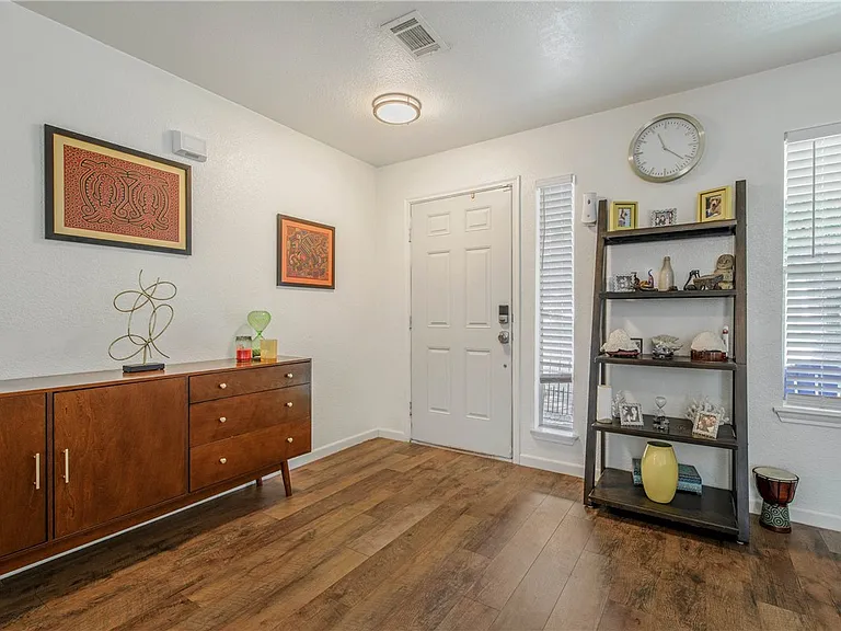 15236 Faircrest Dr — Photo 4