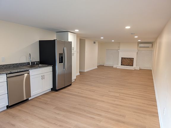 3rd image of 6914 Apollo Dr #1