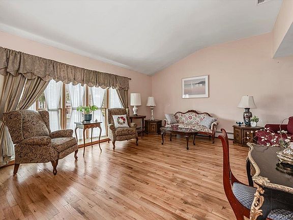 4th image of 3291 Wolfson Drive