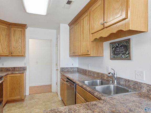 5th image of 2502 Briarhurst Ct NW
