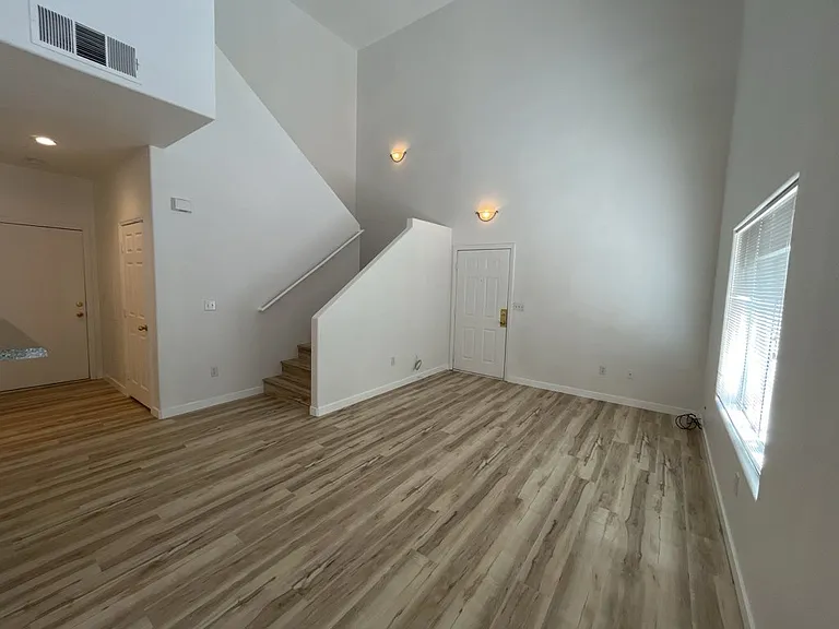 4915 E Russell Rd #143-7 — Photo 5
