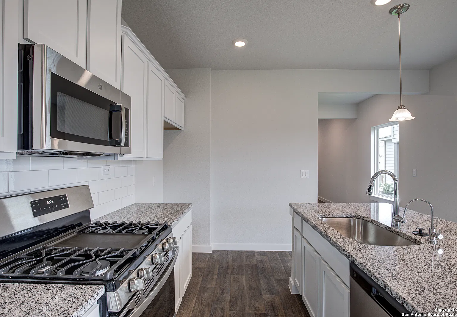 3 bed, 1334 sqft, $1,695 — Photo 4