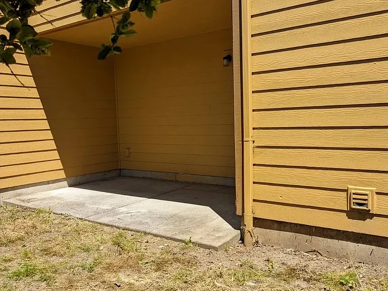 436 Norway St NE — Photo 20