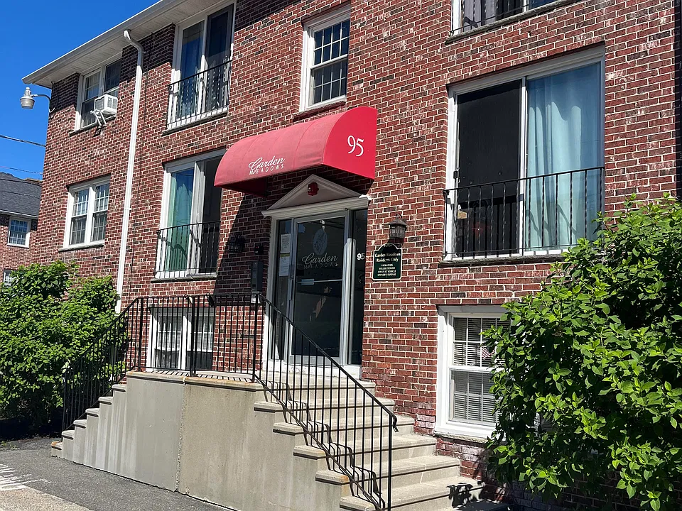 95 E Broadway #8