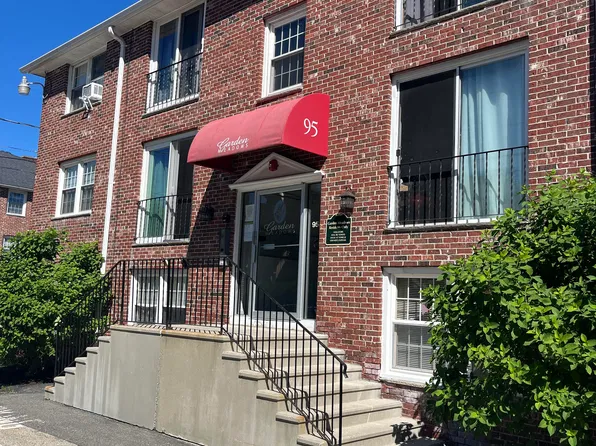 95 E Broadway, Derry, NH