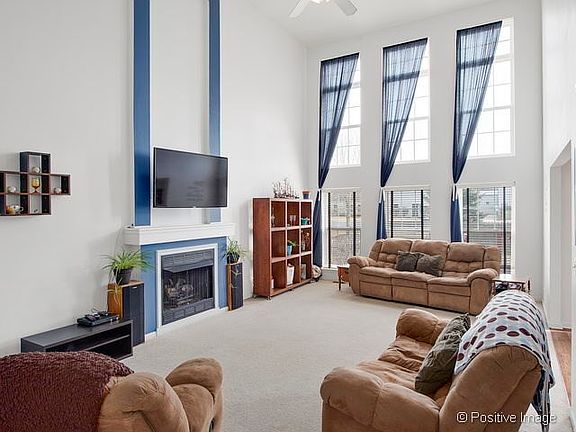 3rd image of 312 Aristocrat Dr
