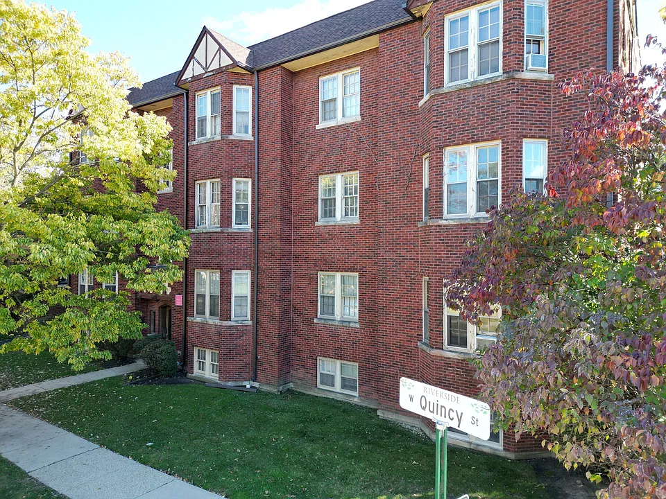 215-19 West Quincy Street