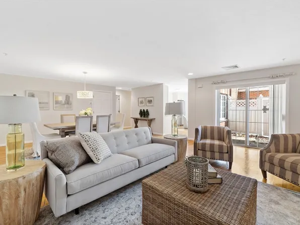 7 Conant Rd APT 34, Winchester, MA 01890