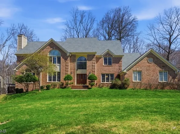 11 Rosewood Ln, Denville, NJ 07834