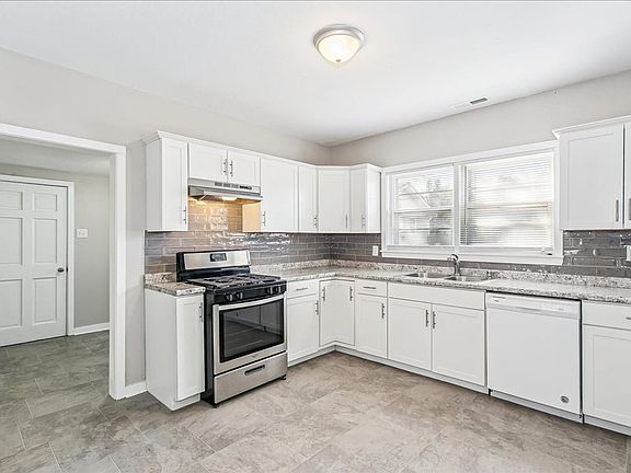 2nd image of 104 N Main St