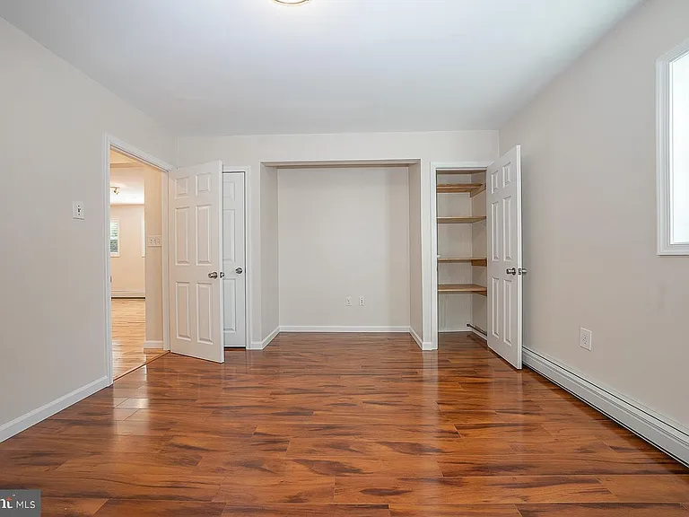 6950 Fowler St — Photo 13