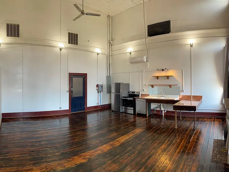 301 N Main St #5 — Photo 2