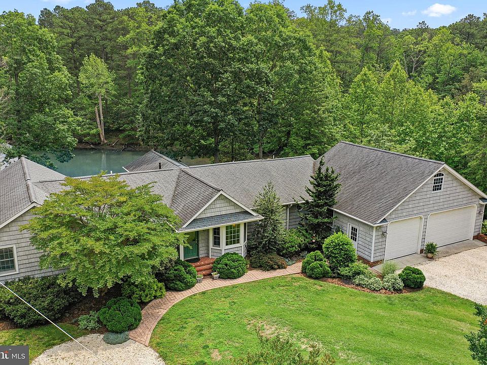 1st image of 174 Arlington Farm Dr