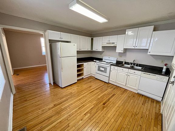 2nd image of 186 Letourneau Dr
