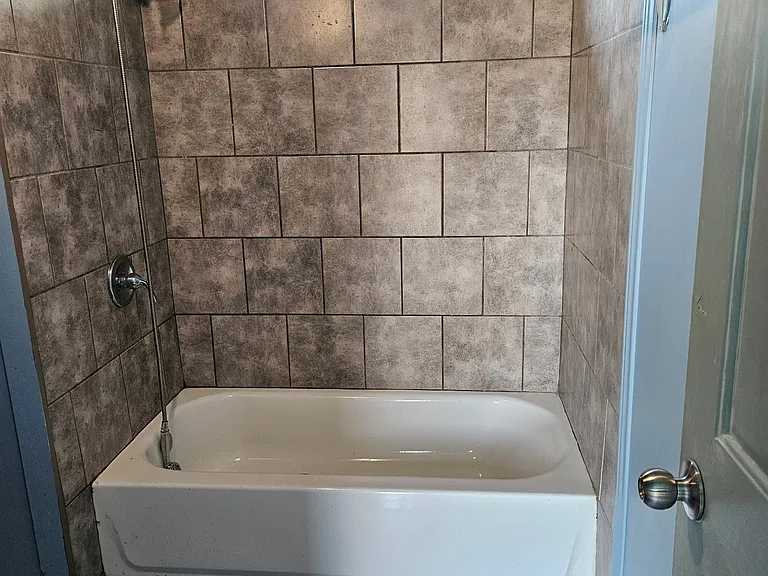 511 E Oakdale St #20 — Photo 10