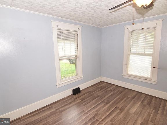 5th image of 479 E High St