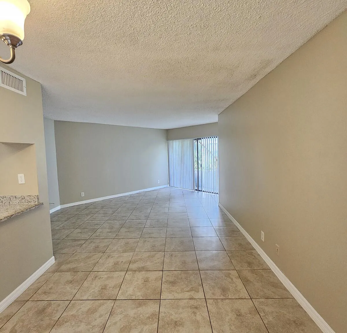 1 bed, 1.0 bath, 775 sqft, $1,525 — Photo 2