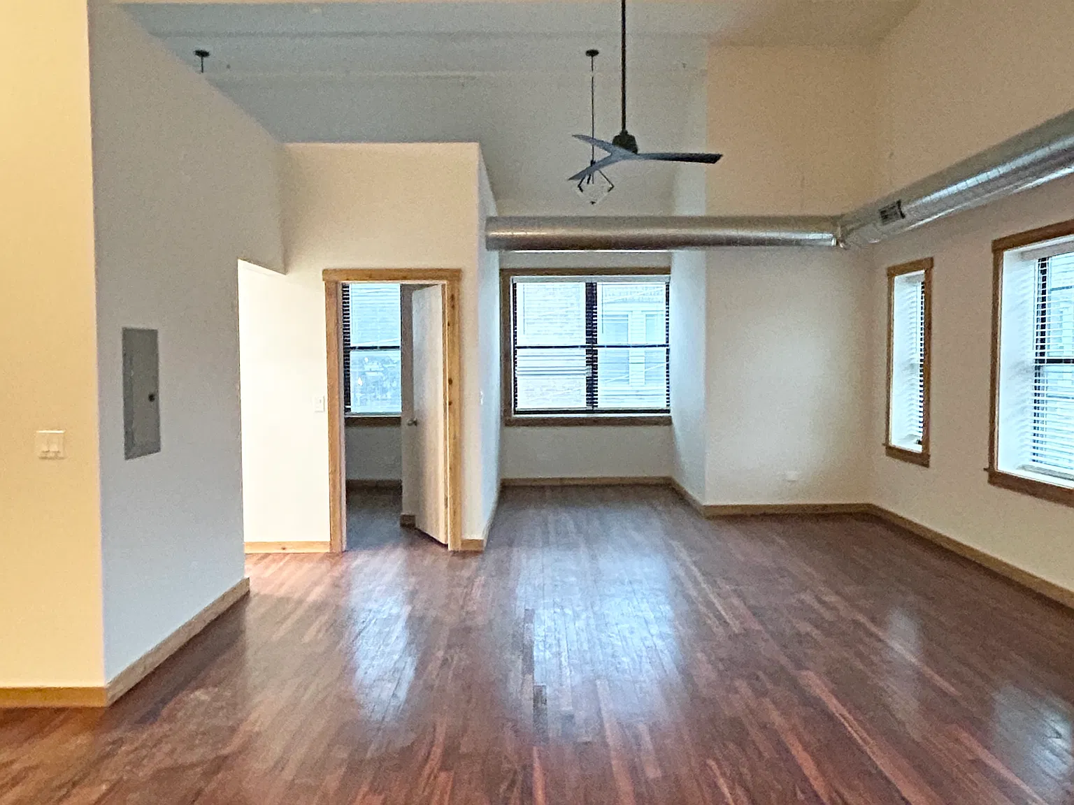 2 bed, 1447 sqft, $3,300 — Photo 4