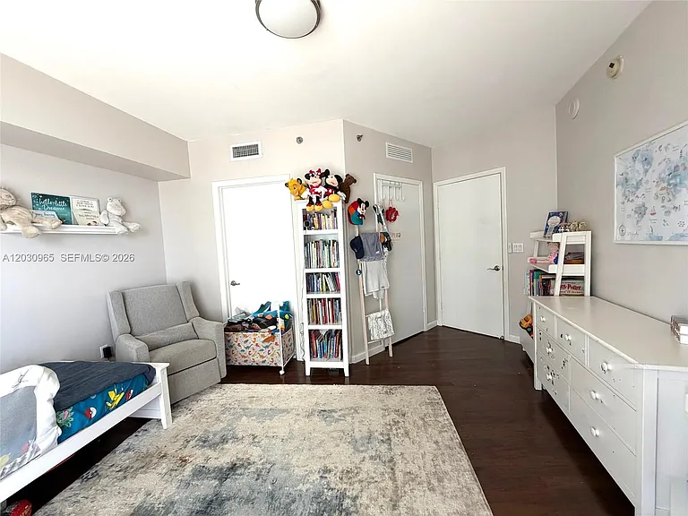 475 Brickell Ave — Photo 16