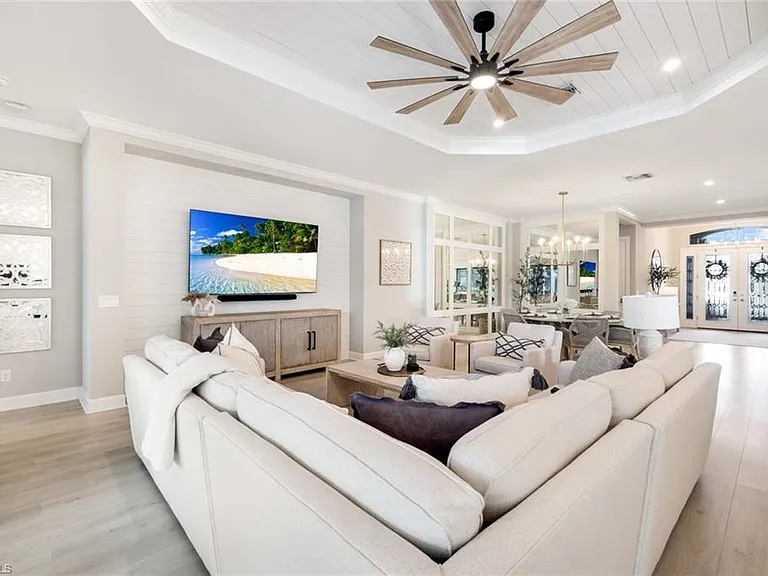 11200 Canal Grande Dr — Photo 4
