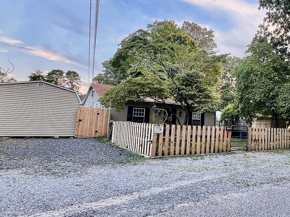 2nd image of 1741 Lakeshore Dr