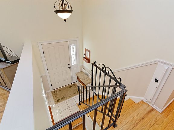 2nd image of 10 Mystic Ln