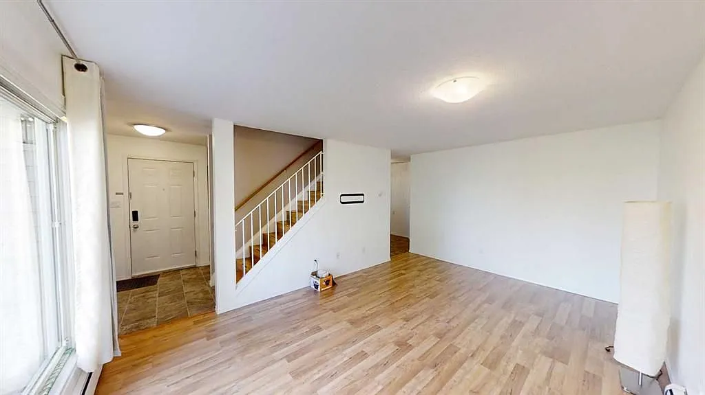 2 bed, 1.0 bath, 948 sqft, $1,800 — Photo 2