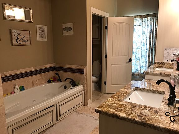5th image of 9870 Loveland Ct