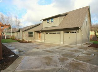 1699 Best Ln, Eugene, OR 97401