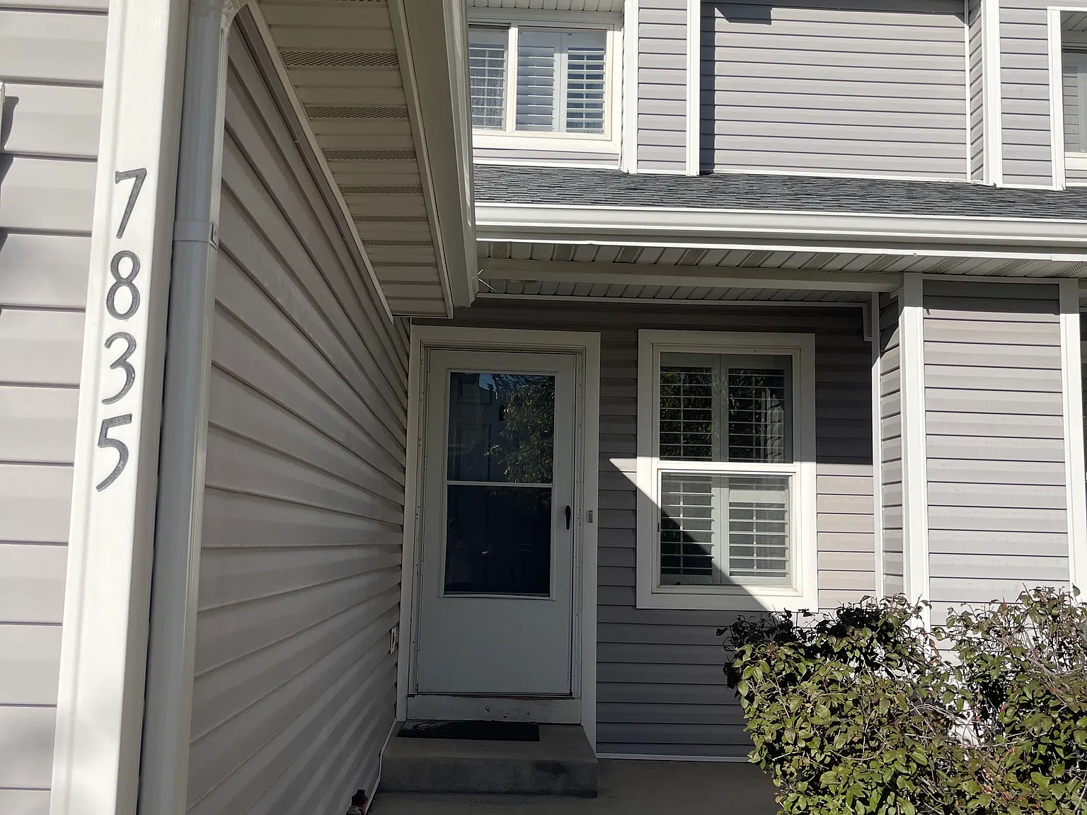 3 bed, 1240 sqft, $2,000 — Photo 3