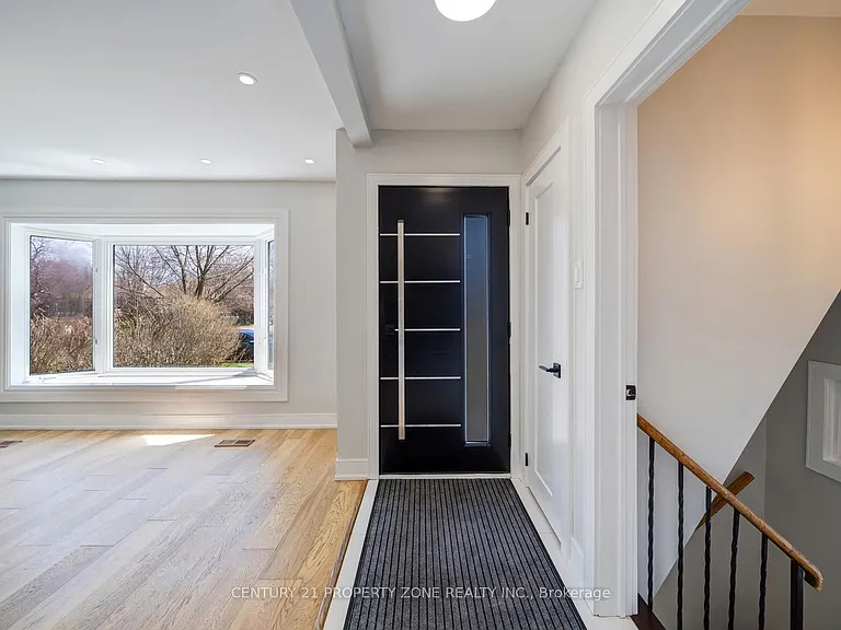 203 Toynbee Trl — Photo 8