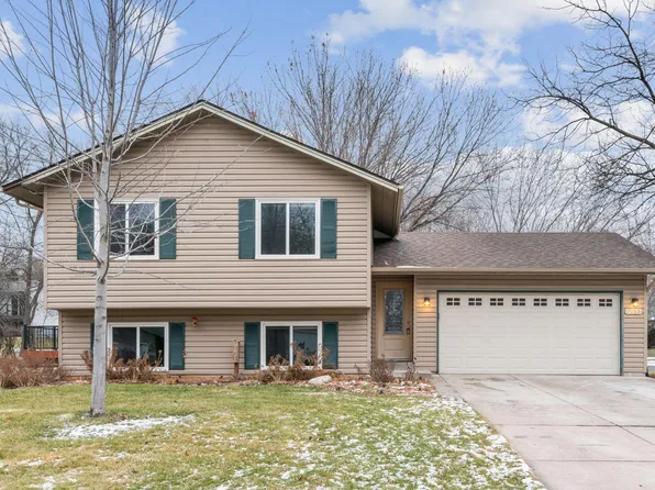 7083 Springhill Cir, Eden Prairie, MN 55346