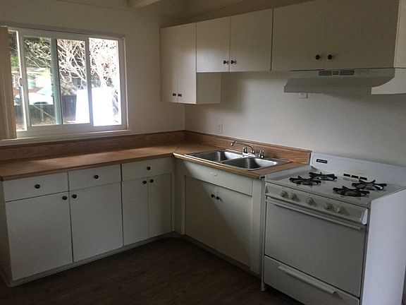 2nd image of 930 S East Ave