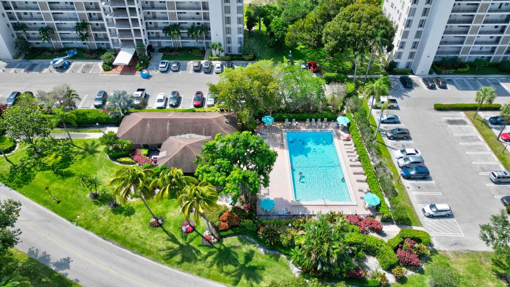 3050 N Palm Aire Drive #505, photo 6