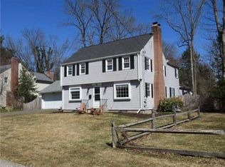 68 Harvest Ln, West Hartford, CT 06117