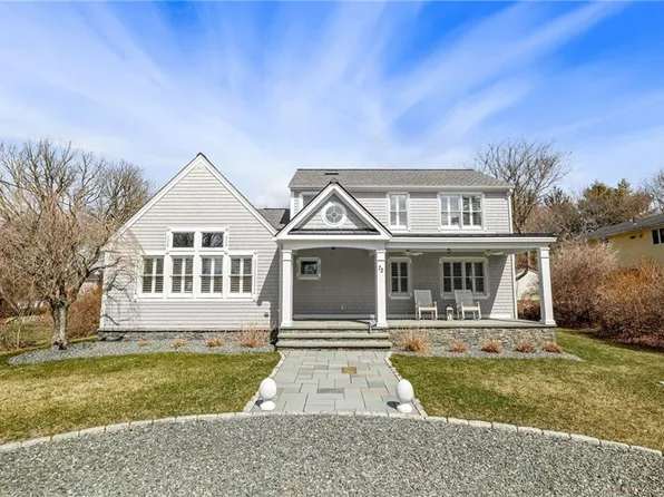 72 Carpenter Dr, South Kingstown, RI 02879