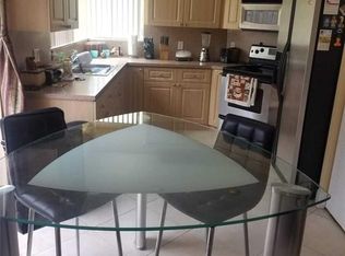 948 SW 104th Way, Pembroke Pines, FL 33025