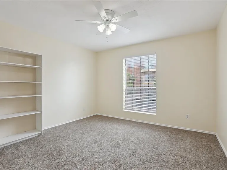 2401 Leon St #210 — Photo 16