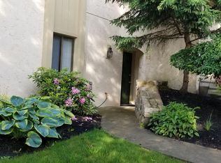 13 Muirfield Dr, Reading, PA 19607