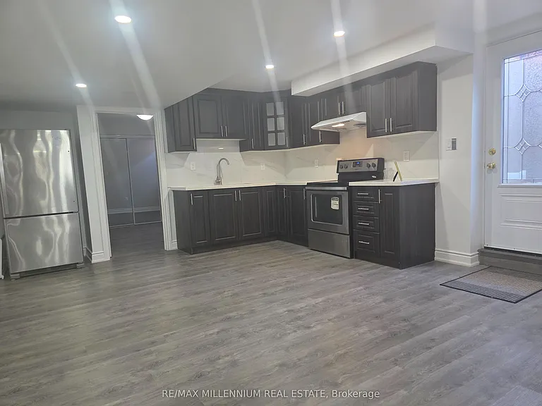 42 Cranbrook Cres #BASEMENT — Photo 7
