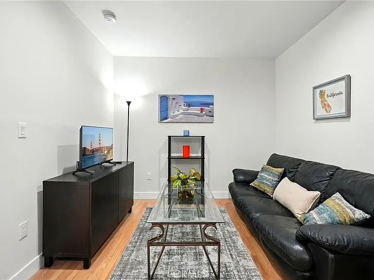 9221 Swinton Ave — Photo 8