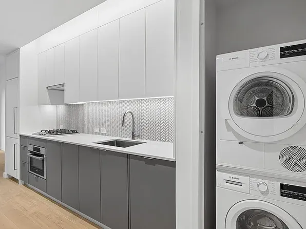244 W 29th St, New York, NY