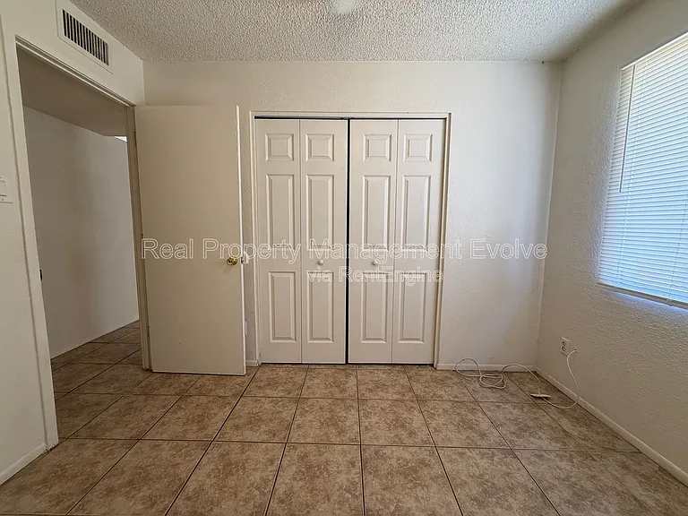 13829 N 48th Ave — Photo 20