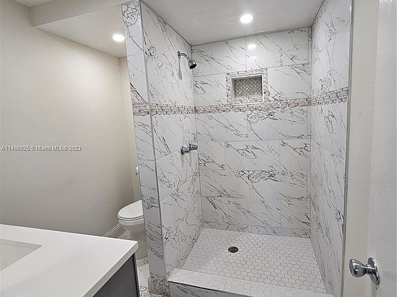 4th image of 10090 NW 80th Ct APT 1216